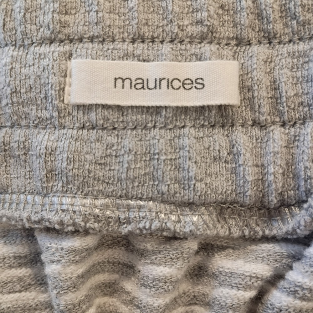 Maurices Women's Size Large Gray and White Striped Soft Knit Mini Skirt EUC - Picture 5 of 6